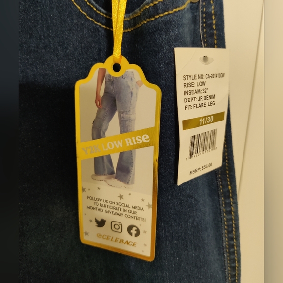 NWT Celebrity ace Blue denim low rise cargo flare jeans size 11 - Picture 4 of 5